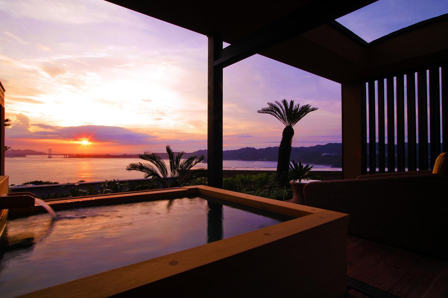 พลาซา อะวะจิชิมะ - ซุโตะโมะ ออนเซน Hotel Minamiawaji ภายนอก รูปภาพ