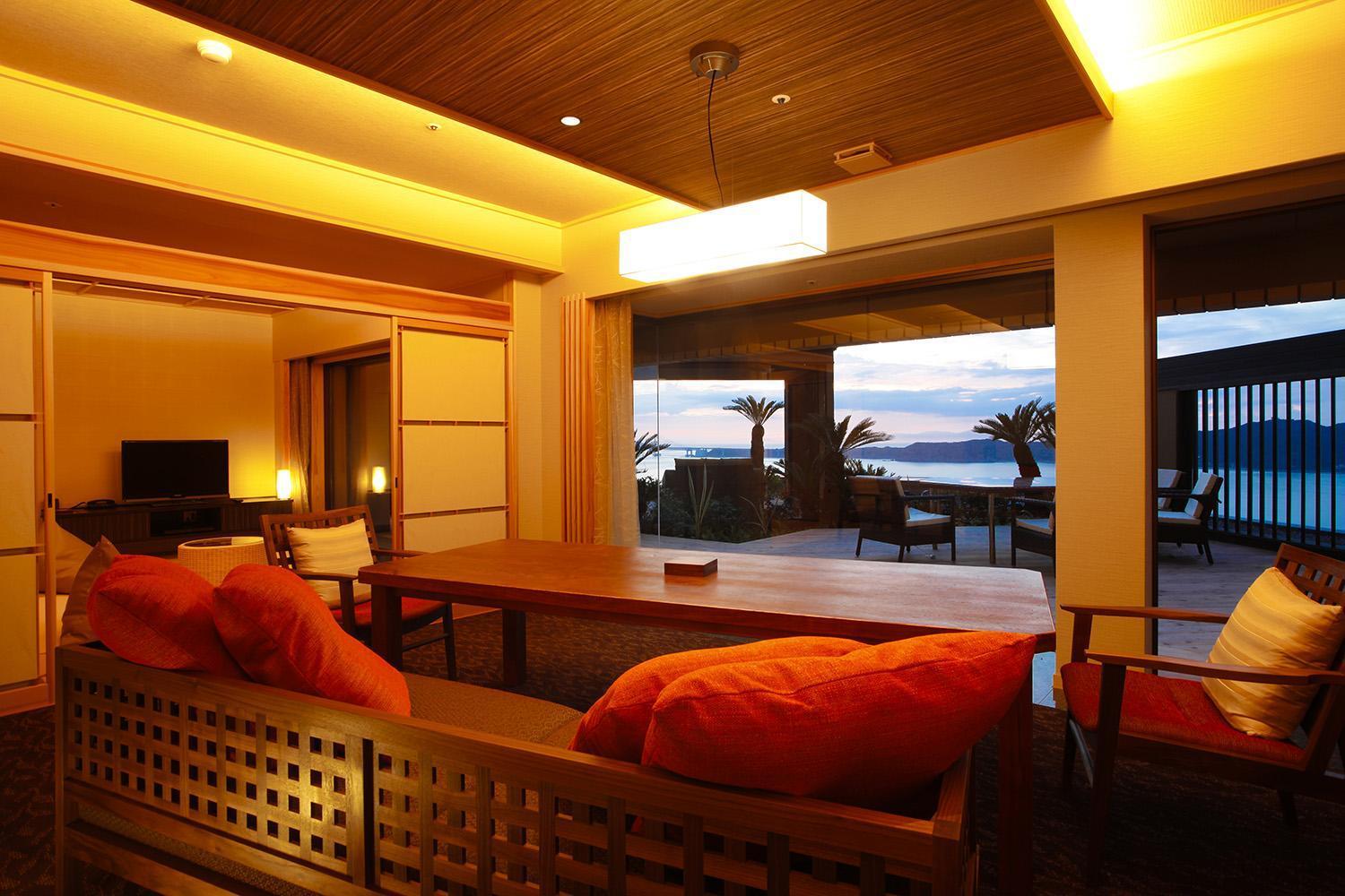 พลาซา อะวะจิชิมะ - ซุโตะโมะ ออนเซน Hotel Minamiawaji ภายนอก รูปภาพ